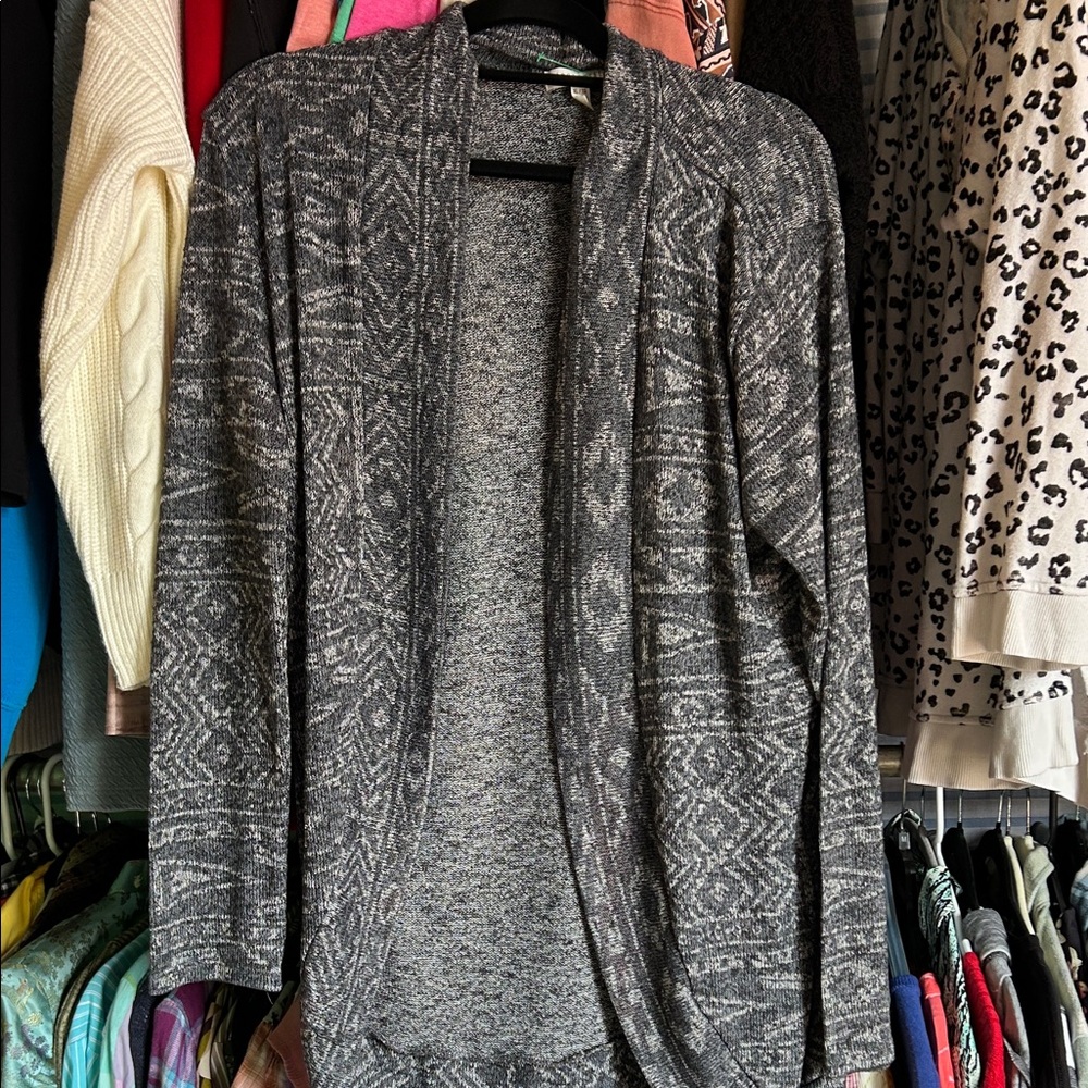 Women's Open-Front Gray Patterned Knit Cardigan